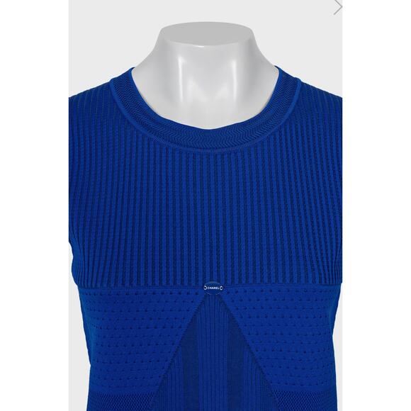 Chanel Blue Textured Straight-Cut Dress Sz.38 - Picture 5 of 8